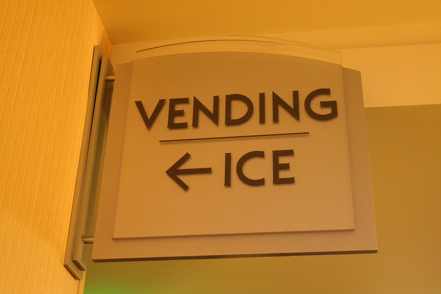 AS_Hilton-Vending-Ice-Sign-2_12'08