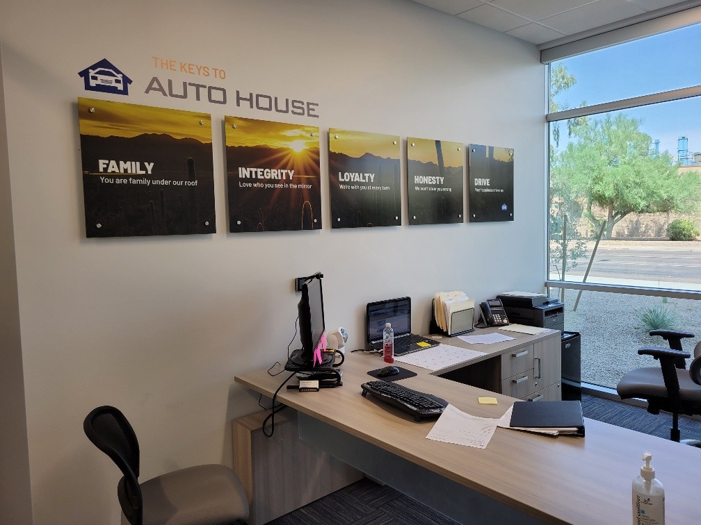 460 - Auto House - Office Graphics